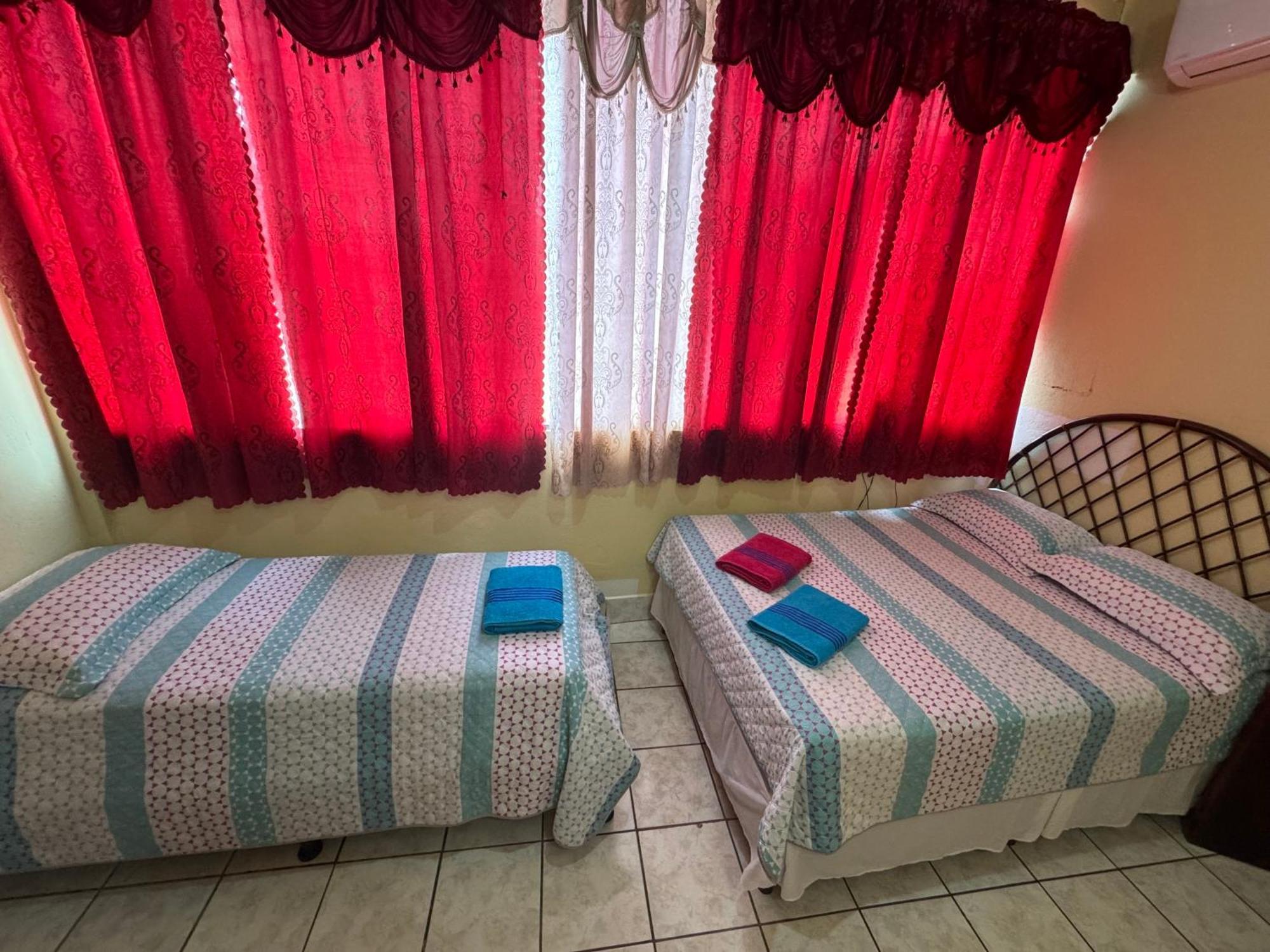 Hostal Los Girasoles By Hostal Inn Flores Exteriér fotografie